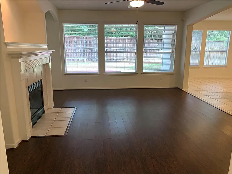 130 Ledgestone Pl — Photo 2