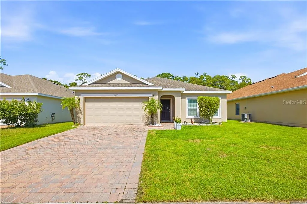 4 bed, 2.0 bath, 1820 sqft, $2,350 — Photo 1