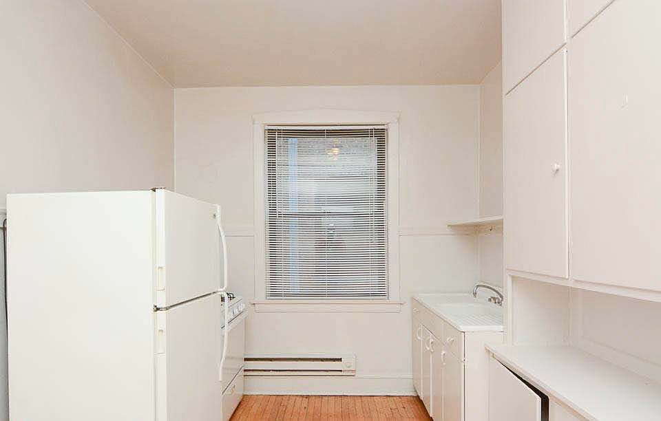 1st image of 3082 29th St #4R