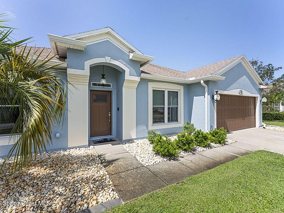 4th image of 1382 Enclave Dr