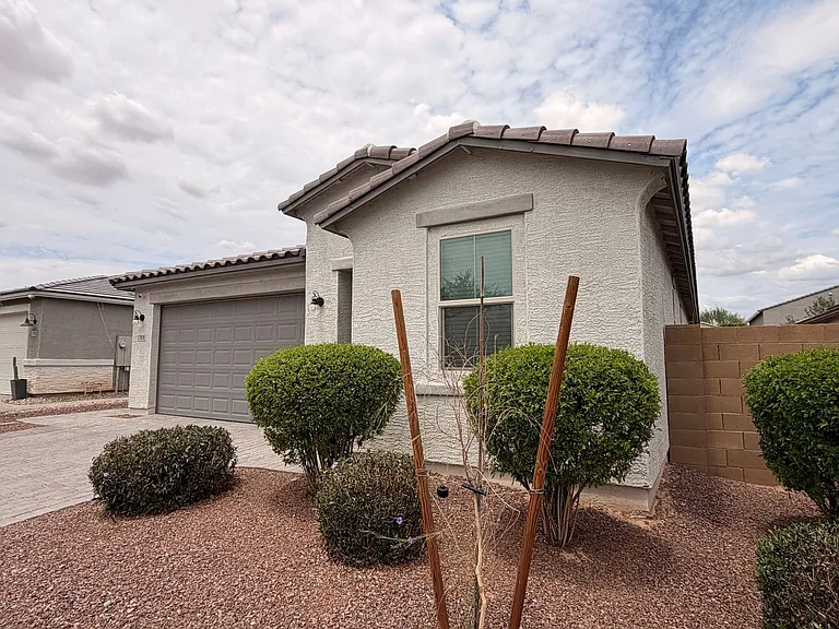 17818 W Buckhorn Trl — Photo 3