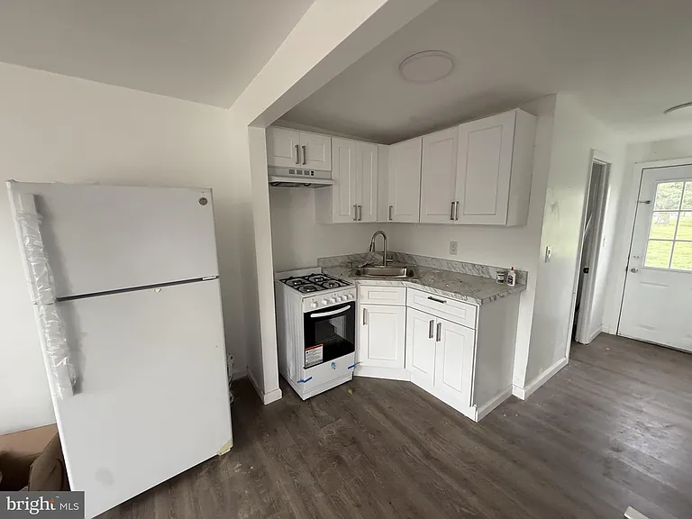 124 E Main St #2 — Photo 1