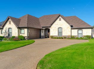 1705 Riviera Dr, Longview, TX 75605