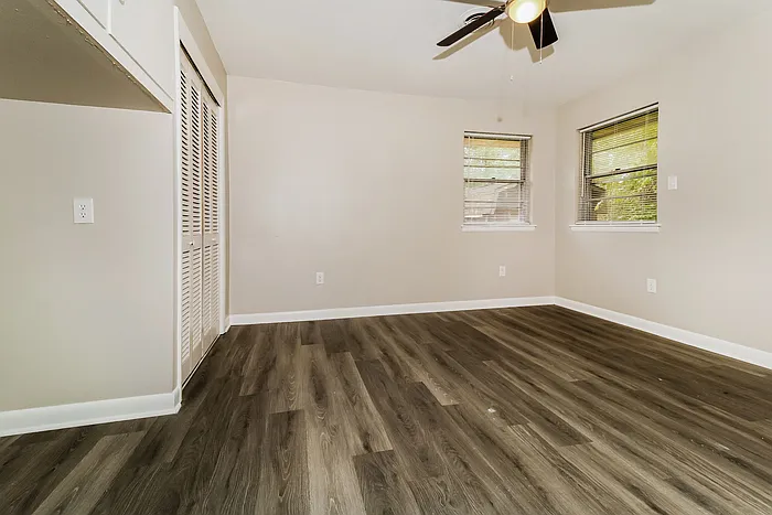 1600 Grove Hill Rd — Photo 8