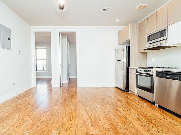 3rd image of 104 Rogers Ave #2AX