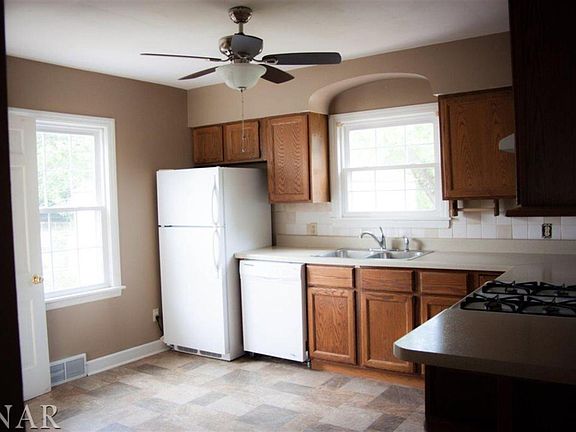 3rd image of 1513 Fell Ave