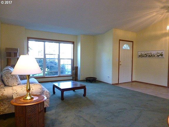 5th image of 19305 Mahogany Dr