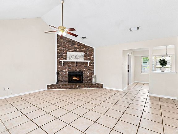 3rd image of 1464 Sanibel Ln