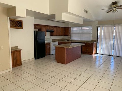 5th image of 717 Spyglass Ln