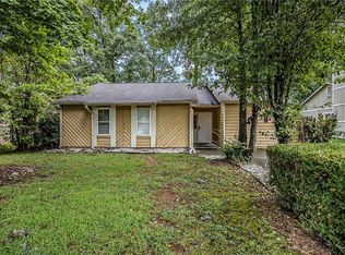 6049 Creekford Dr, Lithonia, GA 30058