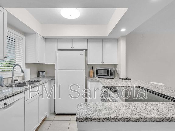 4th image of 1670 Laurel St APT 204