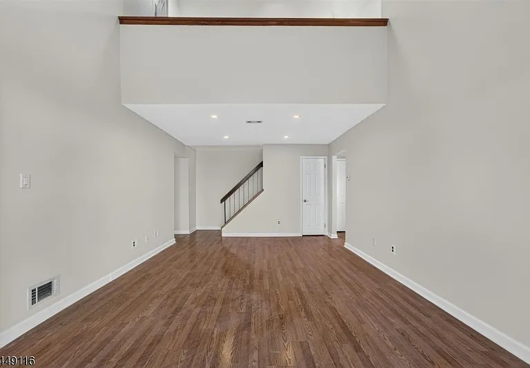94 Beverly Hill Ter — Photo 4