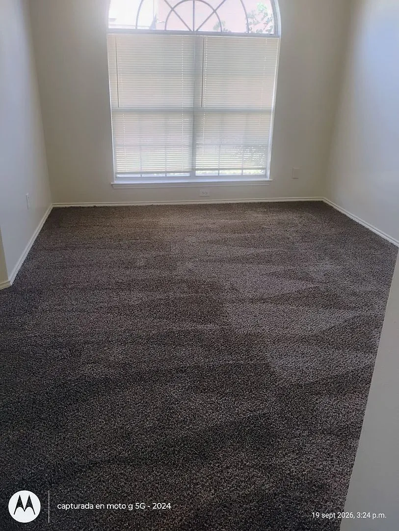 Beautiful 4 Bedroom 2 Bathroom in Rowlett! — Photo 3
