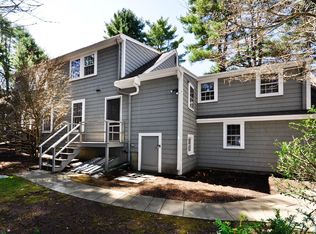 11 Main St, Dover, MA 02030