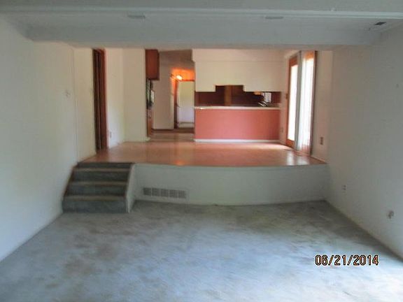 4th image of 420 Woodhill Dr
