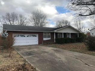 208 S East St, Mount Vernon, MO 65712