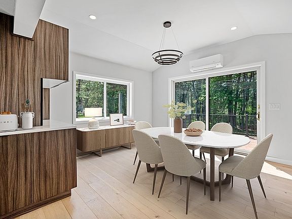 3rd image of 133 White Pond Rd