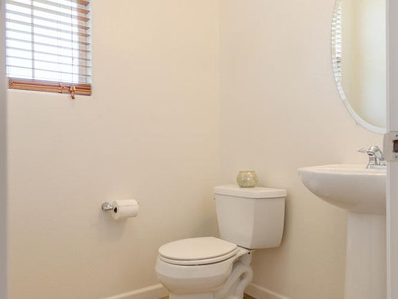 4th image of 2794 Stonegate Dr