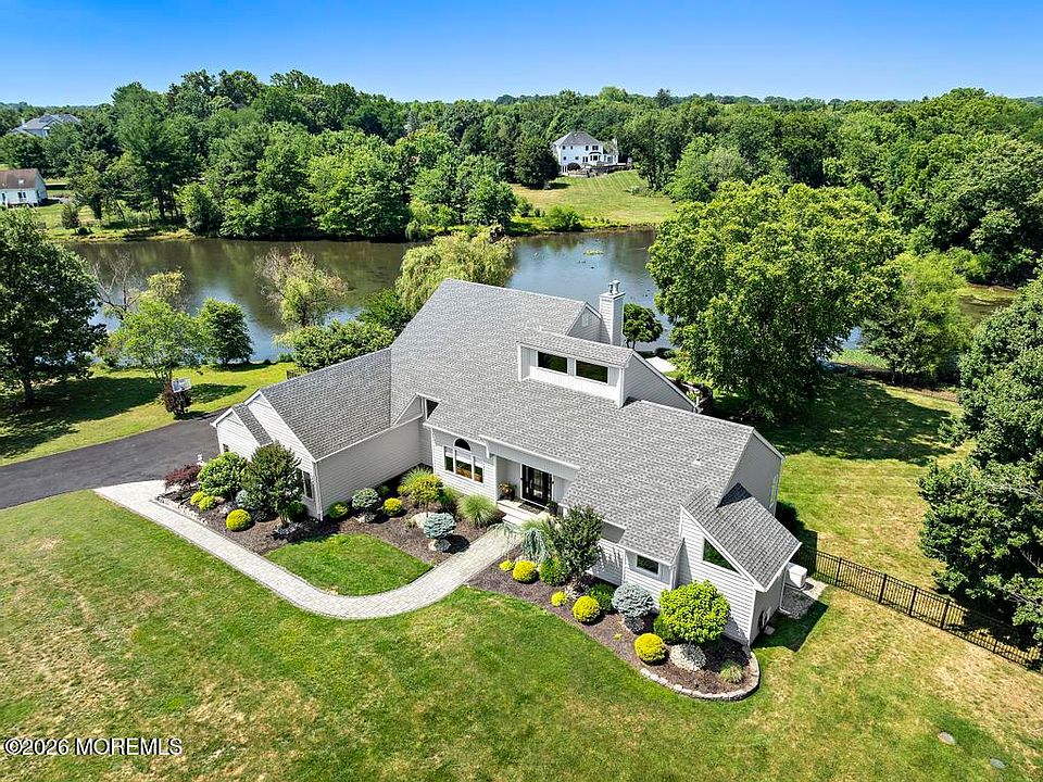 1st image of 31 Highland Ridge Road