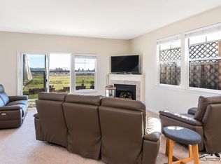 2448 N Village Dr, Santa Rosa, CA 95403