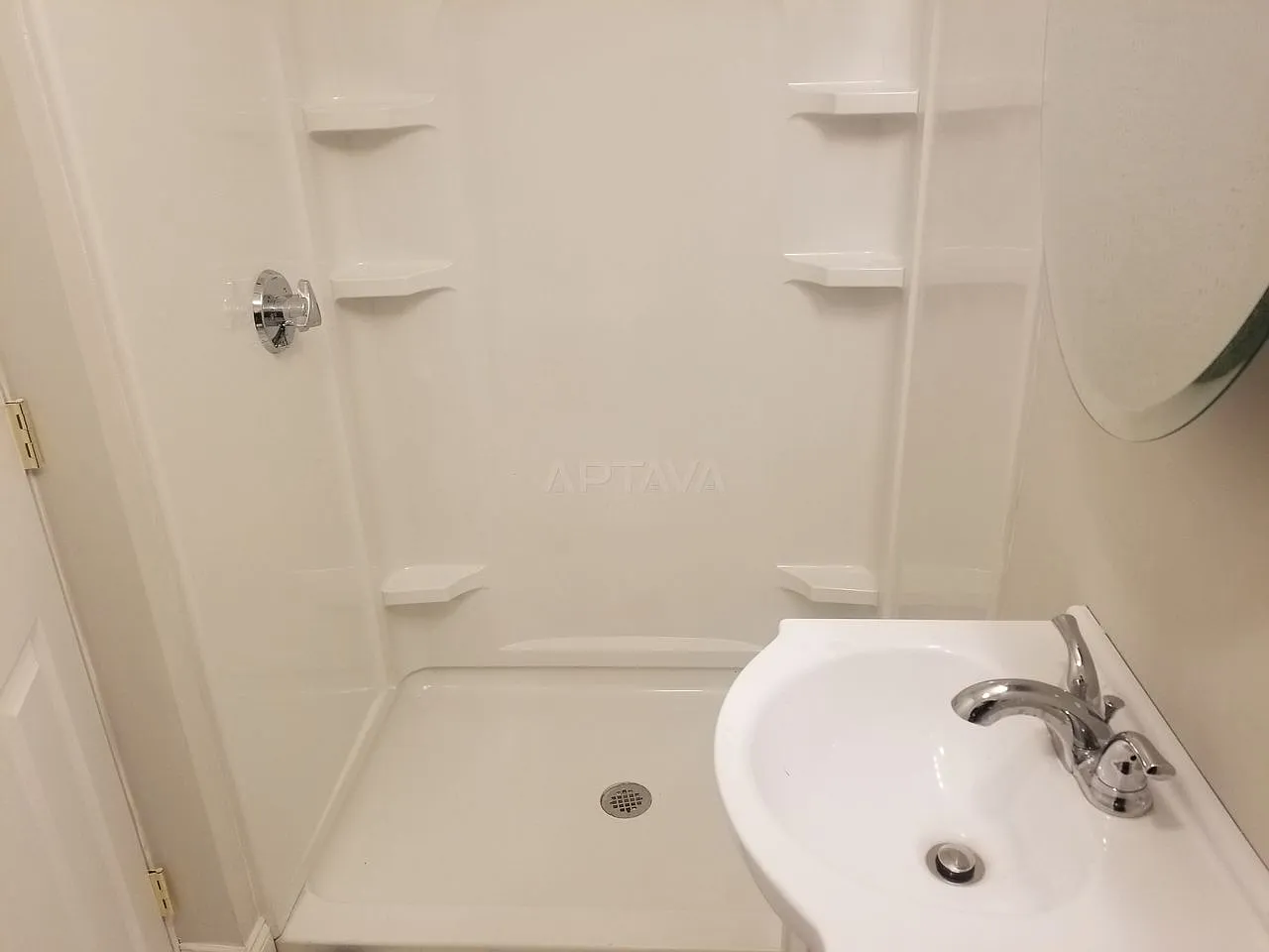 Ball Square area, 3 bedroom, 1 bathroom apartment — Photo 4