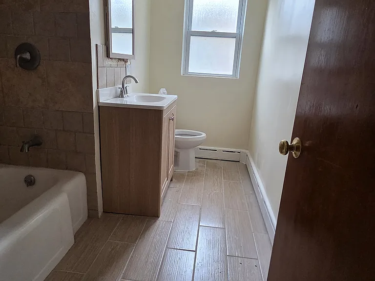 6100 N Campbell Ave #2 — Photo 8