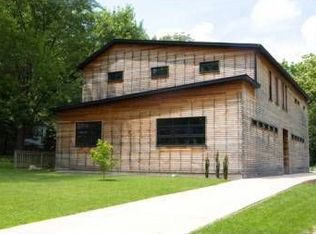 225 Reavis Pl, Saint Louis, MO 63119