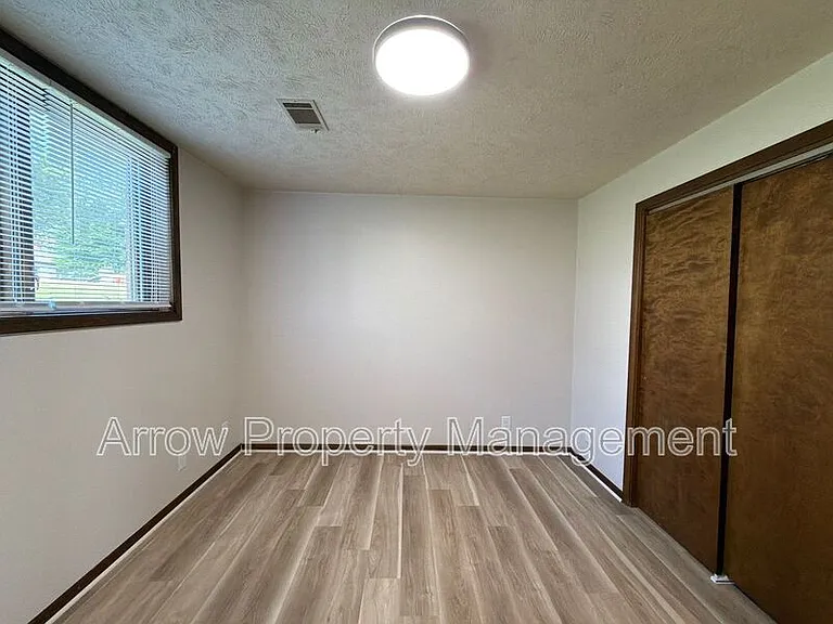 601 N 4th St #2 — Photo 9
