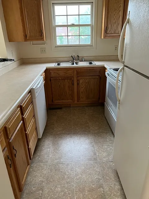 3 bed, 1000 sqft, $1,250 — Photo 3