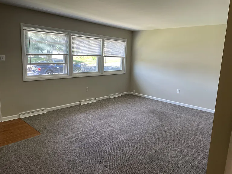 550 Old Orchard Ln — Photo 11