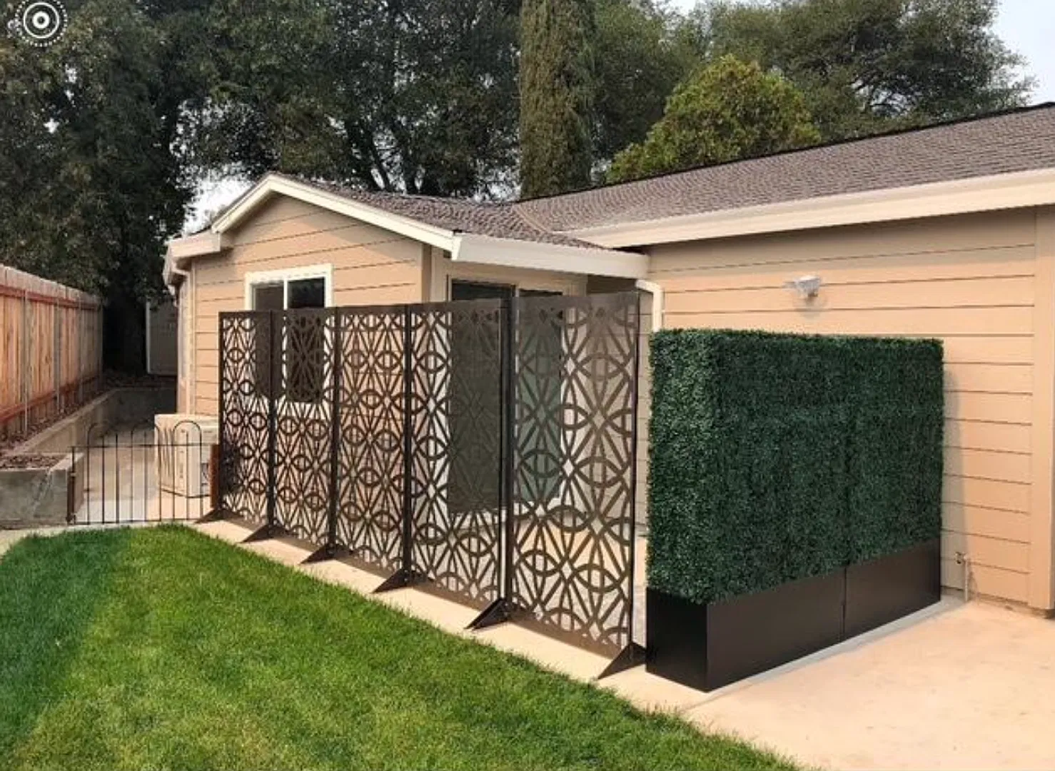 Adorable 1 Bedroom Home W/ Tons Of Extras! Please View Entire Ad For Viewings! — Photo 2