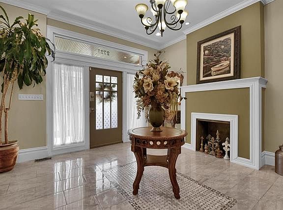 4th image of 2723 Russell Blvd