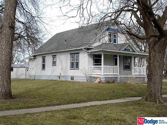 2nd image of 140 E 12th St