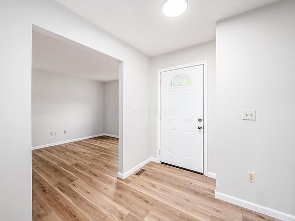 4th image of 1618 Meadowlark Ln
