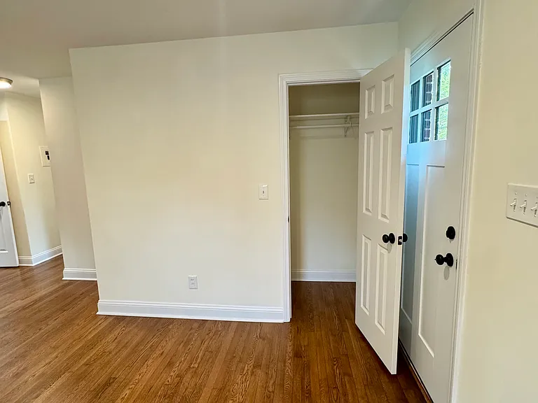 2721 Ravencroft Dr — Photo 7
