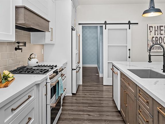 4th image of 1033 Belltown Rd