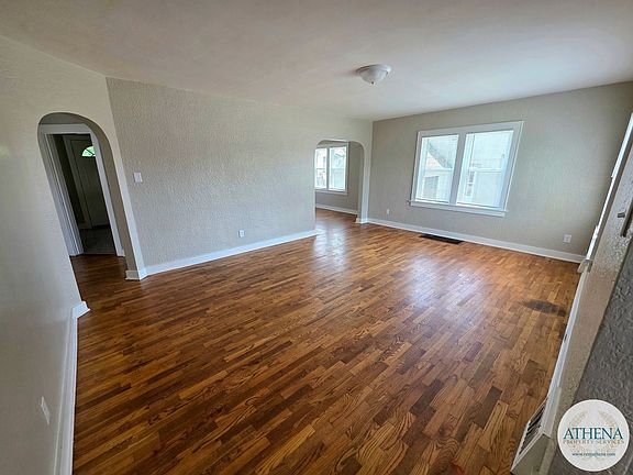 3rd image of 8 N Park Ave