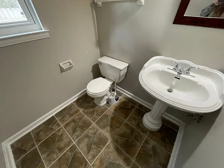 764 Oak Dr E — Photo 5