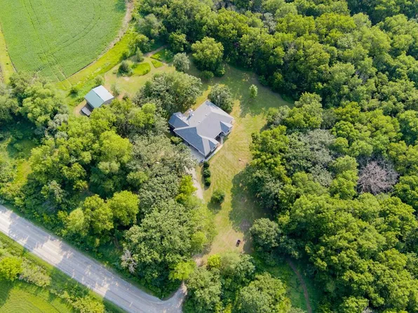 55944 350th St, Hastings, IA 51540
