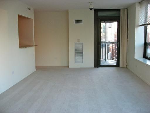 4th image of 400 N Lasalle St APT 901