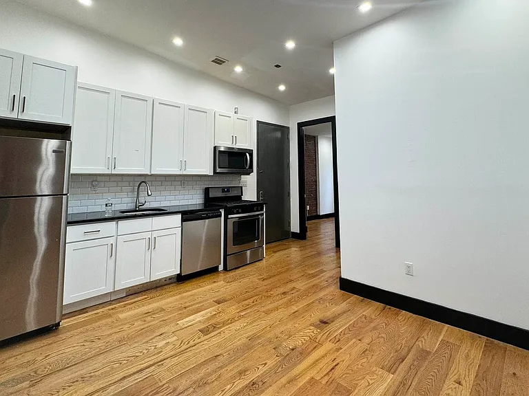 753 Putnam Ave #4 — Photo 2