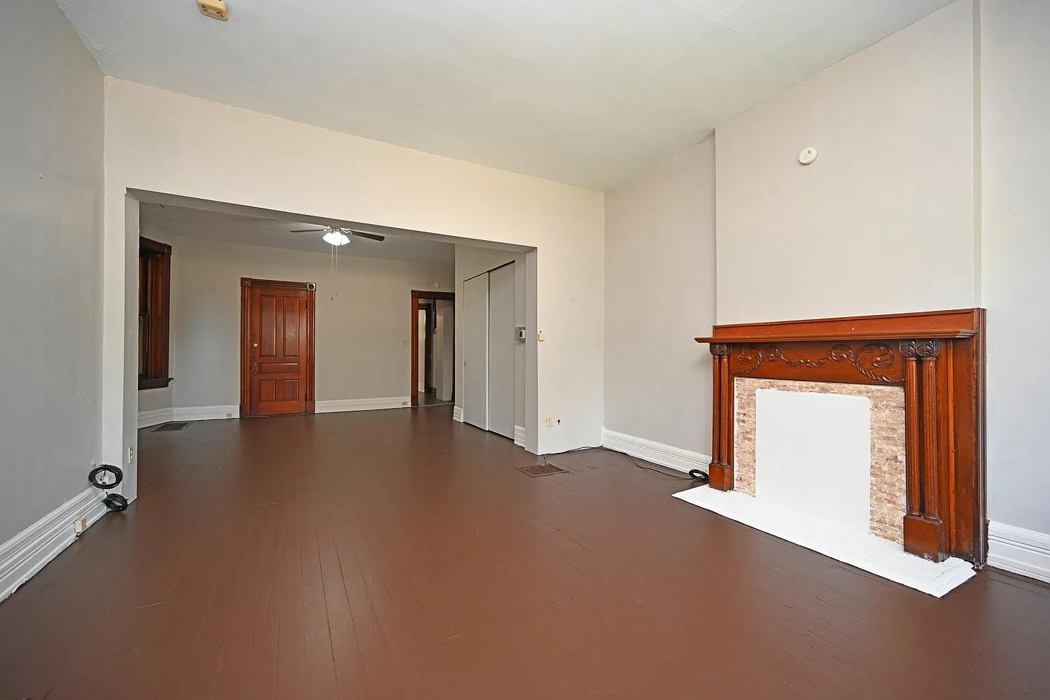 475 Riddle Rd — Photo 2