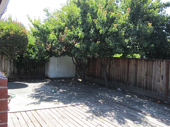 2nd image of 32215 Glenbrook St