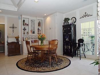 5th image of 3520 Louis Dr