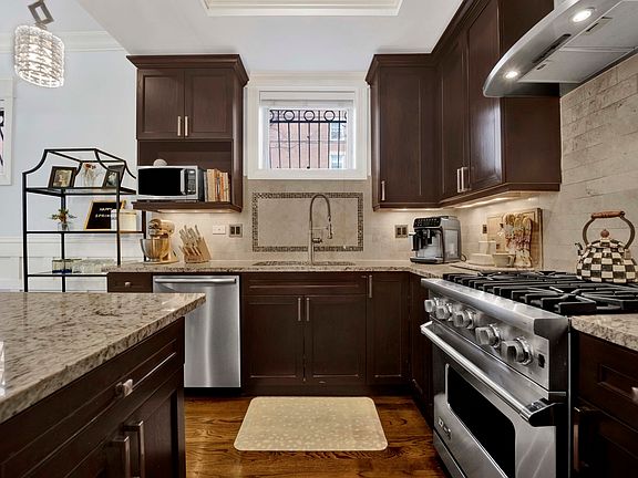 4th image of 3763 N Wilton Ave #Gn