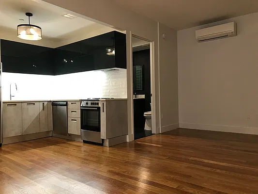 Rented by City Vista Inc | media 31