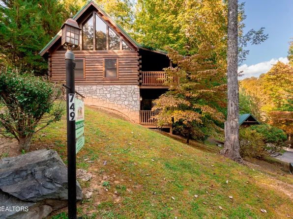 749 Yona Trail Way, Gatlinburg, TN 37738