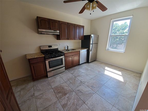 2nd image of 400 Jericho Tpke APT 2