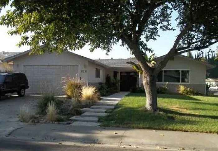 Treed Setting on Corner