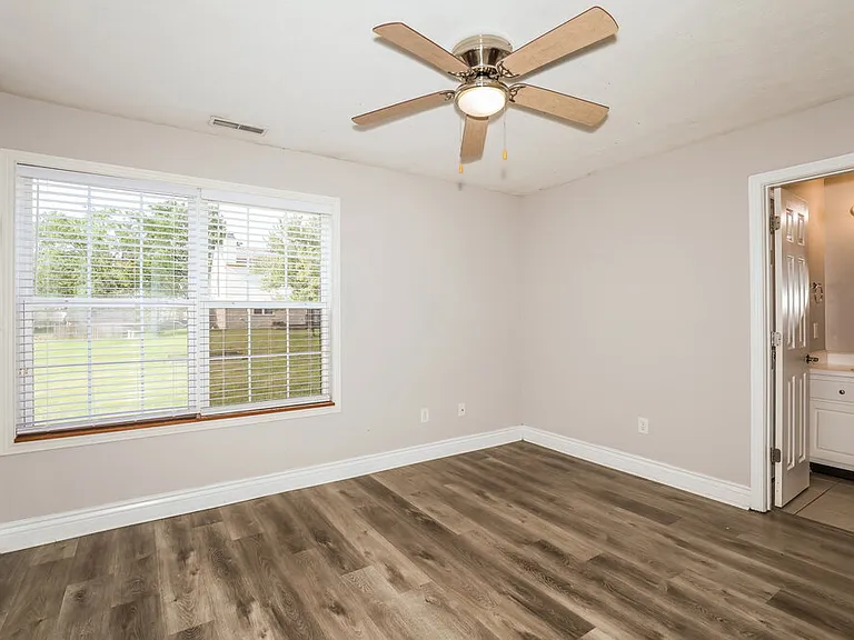 10207 Carmine Dr — Photo 9